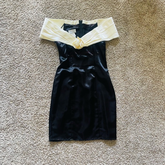 Gunne Sax Jessica McClintock Elegant Silk Black and White Off-Shoulder Dress - Picture 1 of 3